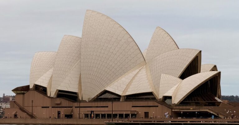 Sydney, gardens, and a cruise ship invasion